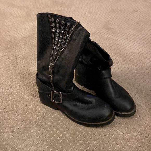 Corral Shoes - Womens Corral rhinestone studded boots